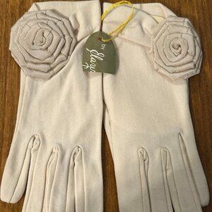 Vintage by Elayne Nylon Cream Colored Gloves